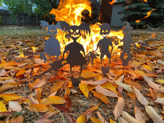 Halloween Zombie Kids Metal Yard Art – Spooky Haunted House Decor - RMMDecor