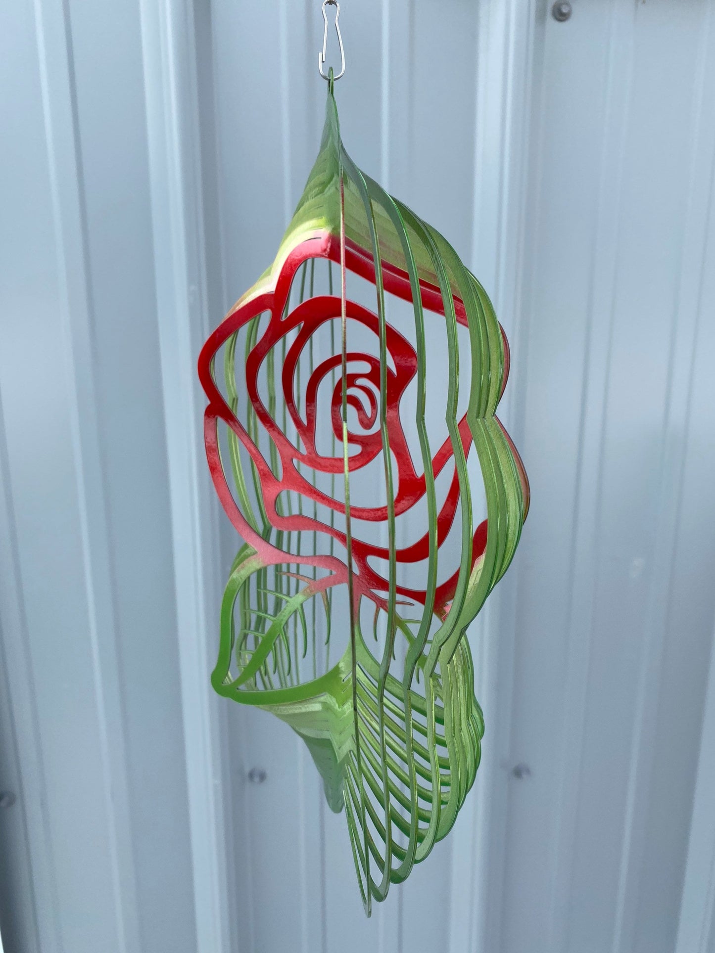 Metal rose wind spinner, garden art, rose garden decorations, Valentine’s Day gift, Mother’s Day gift